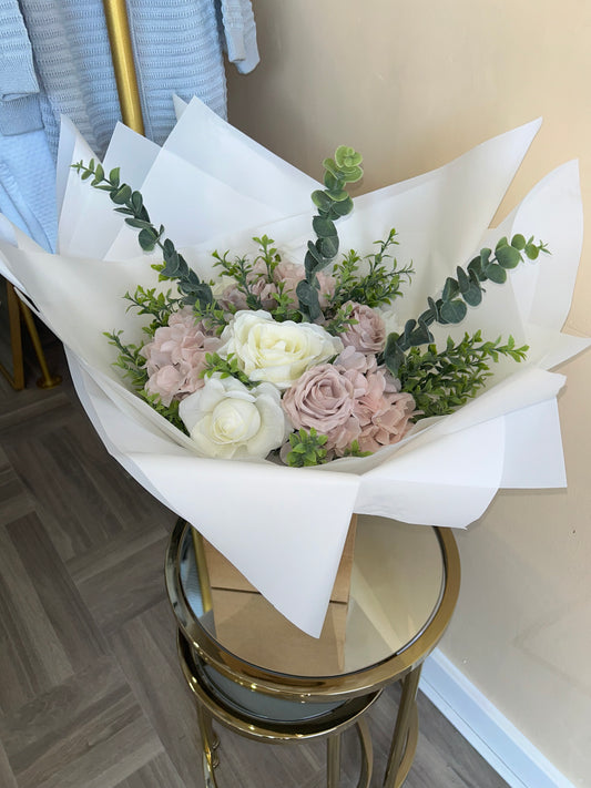 Nude Elegance Bouquet